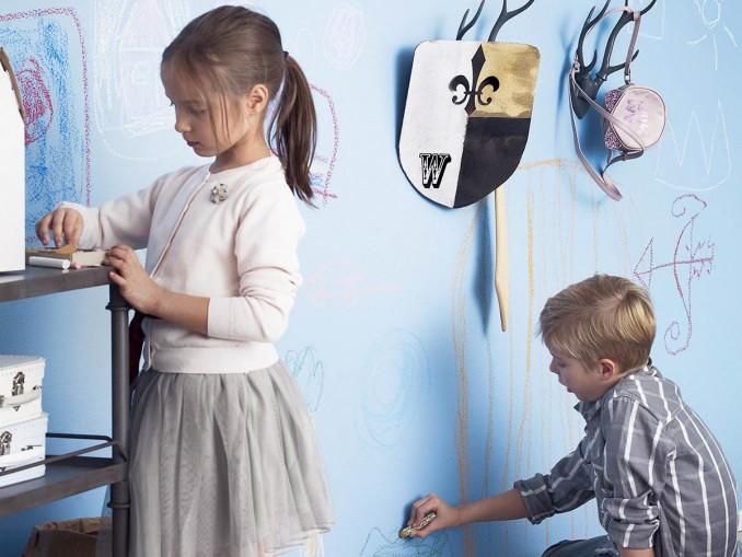 Dažais „Liitu“ nudažyta siena, ant kurios galima piešti ir rašyti kreida, leis vaikų vaizduotei plačiai išskleisti sparnus